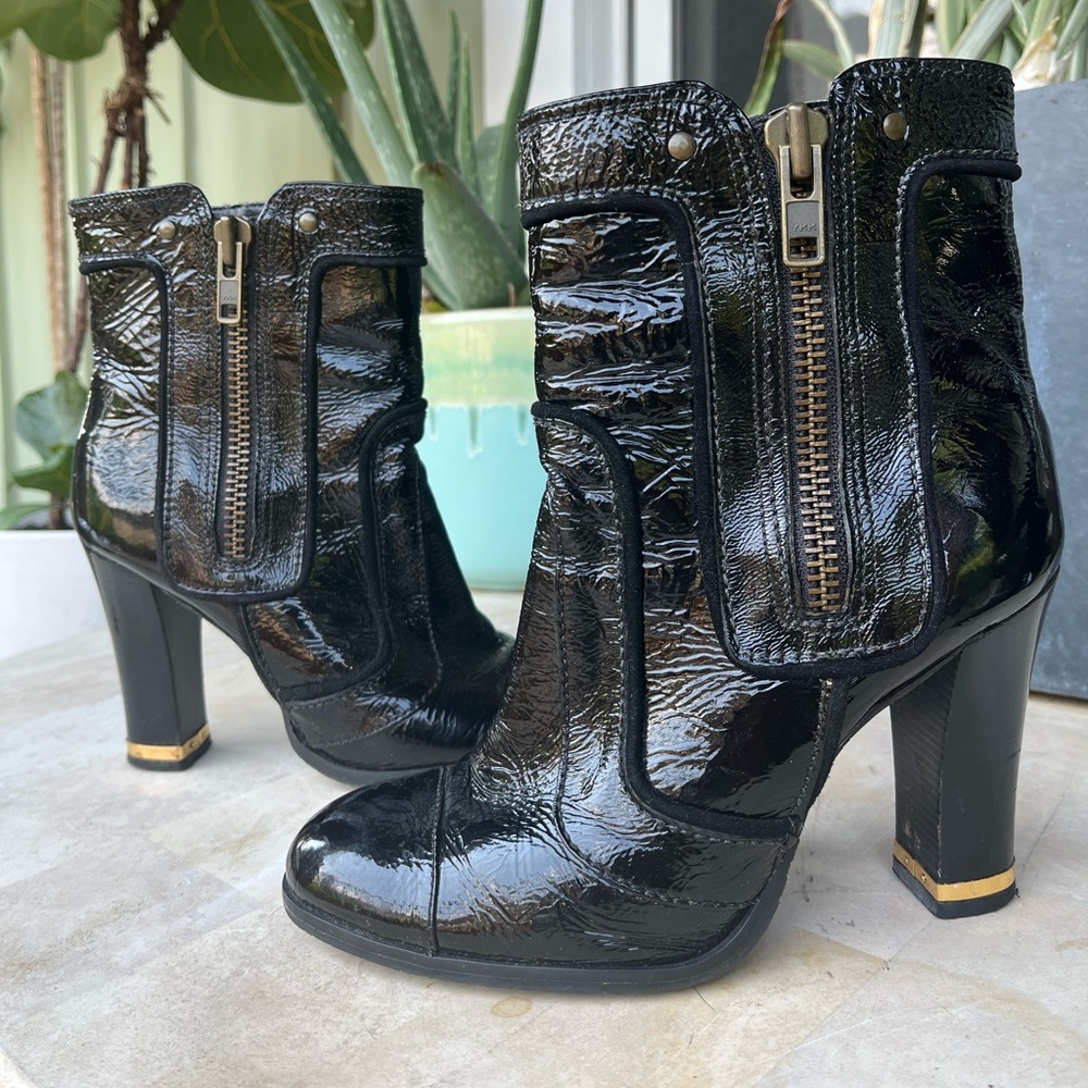 Gianni Bini Black Patent Leather Boots with Gold Trim Size 7.5